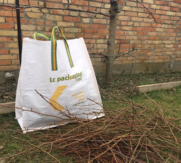 Professional garden garbage bag (65x25x75 cm)