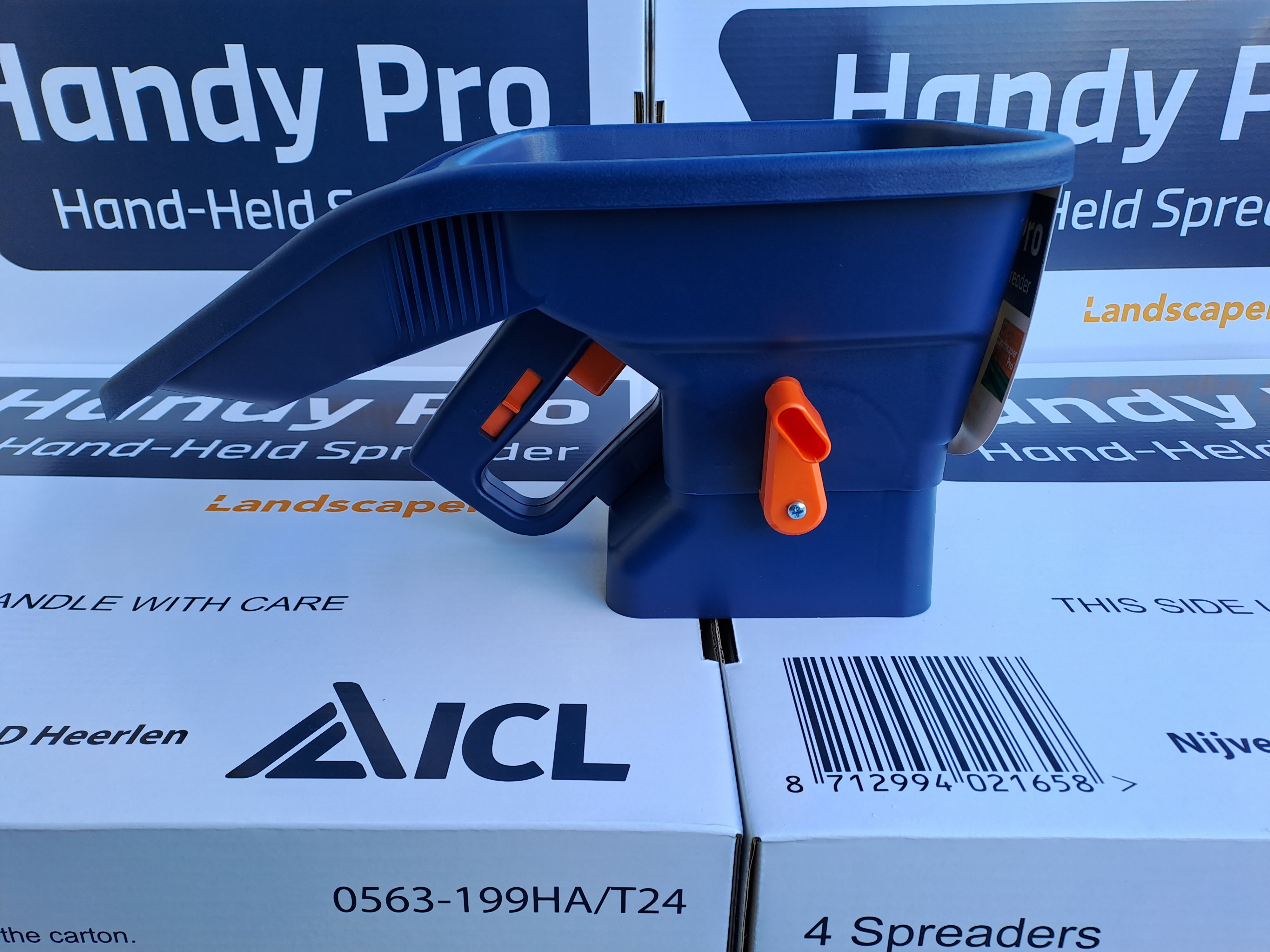 ICL Handy Pro manual fertilizer spreader
