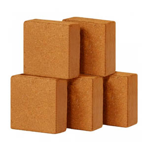 Coconut bricks packed, washed cca.500g